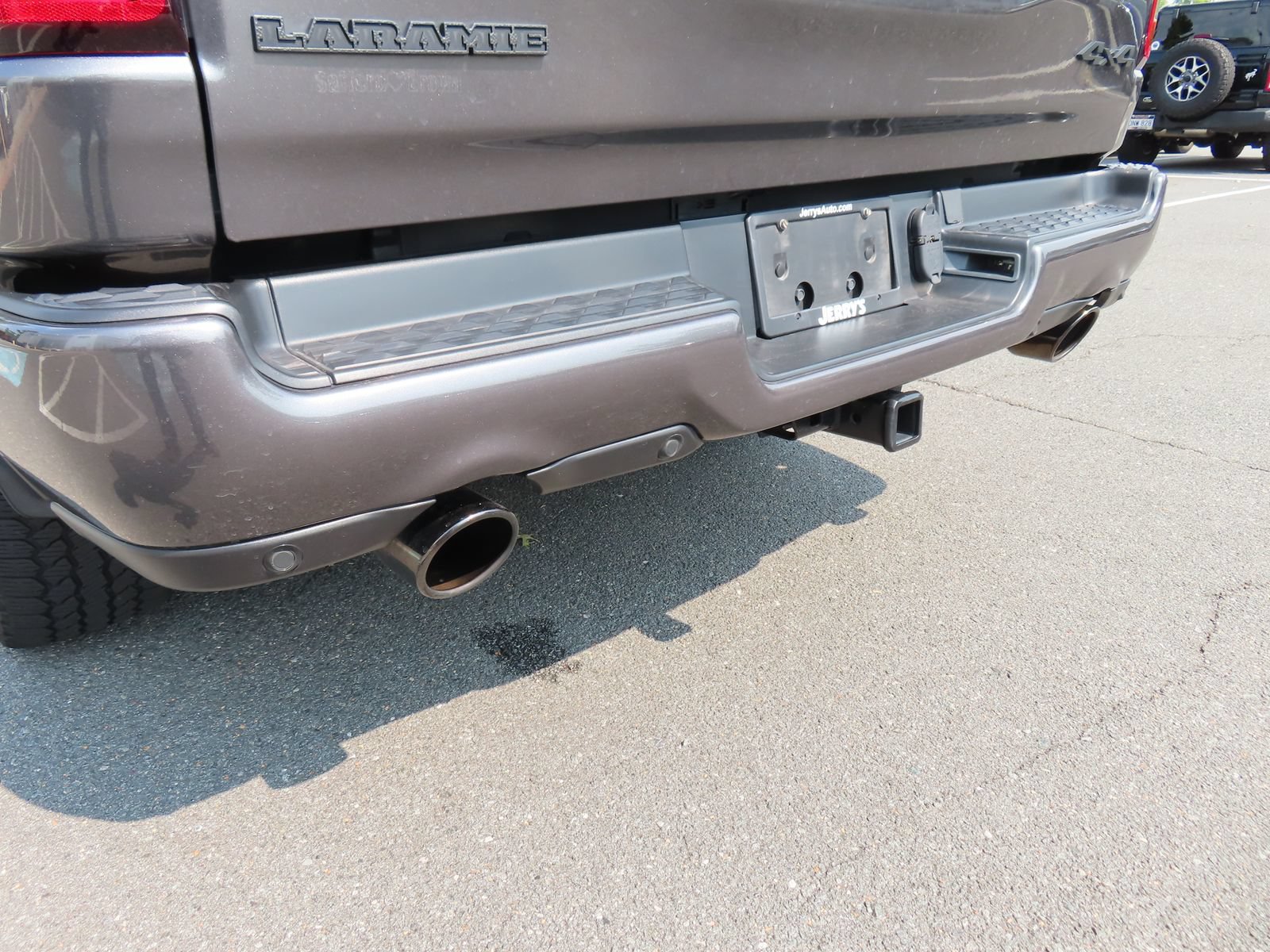 Used 2023 RAM 1500 Laramie AWD/4WD image 13