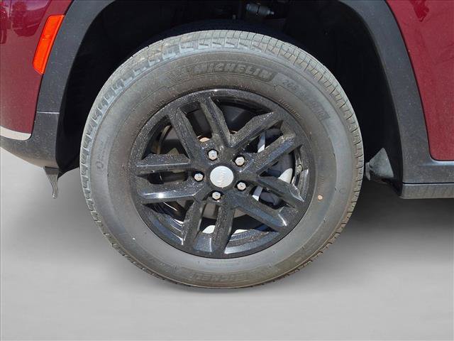 Used 2022 Jeep Grand Cherokee L Laredo w/ Luxury Tech Group I AWD/4WD image 8