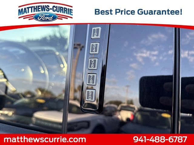Certified 2022 Ford F250 Lariat w/ Black Appearance Package image 9