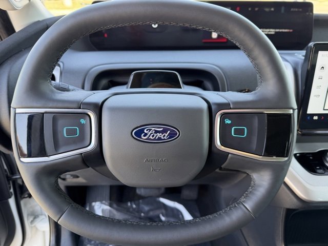 Certified 2025 Ford Expedition Active image 16