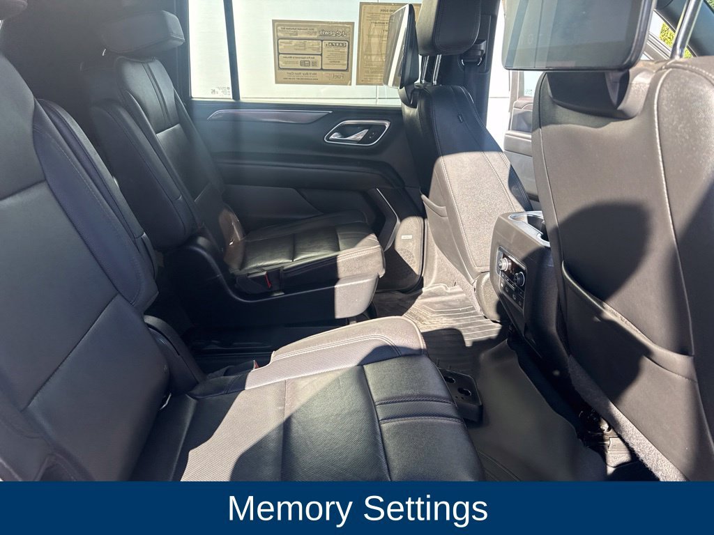 Used 2022 Chevrolet Suburban RST w/ Luxury Package AWD/4WD image 26