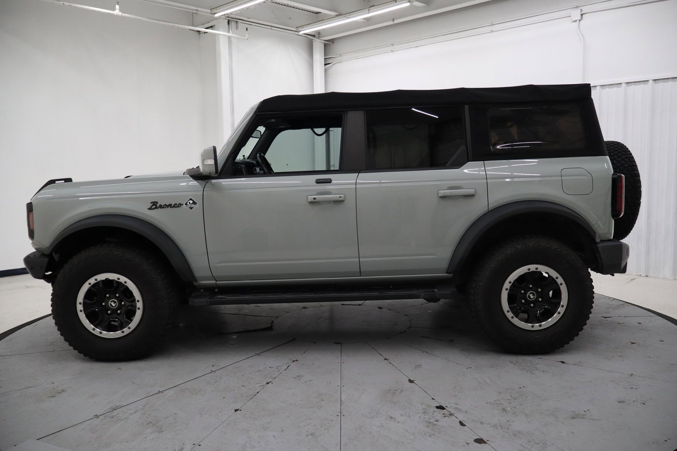 Certified 2021 Ford Bronco Outer Banks w/ Sasquatch Package image 4