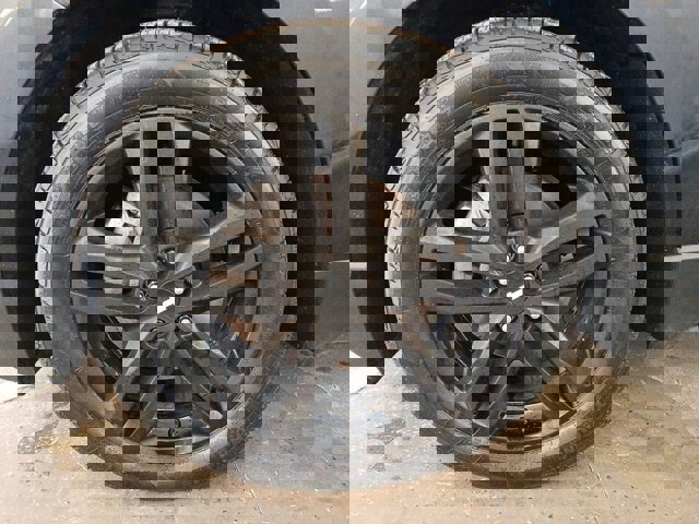 Used 2020 Chevrolet Equinox LT w/ Midnight Edition image 30