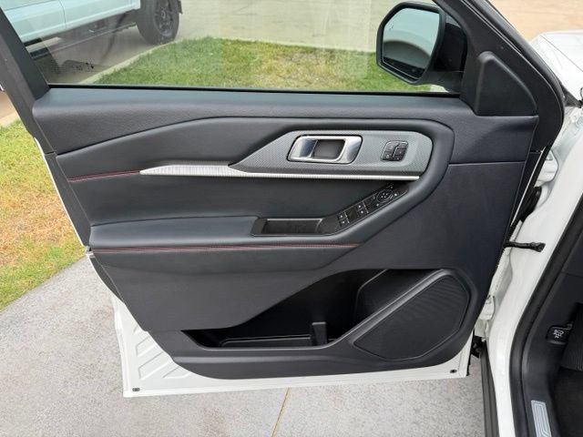 Certified 2025 Ford Explorer ST-Line w/ Premium Package RWD image 11
