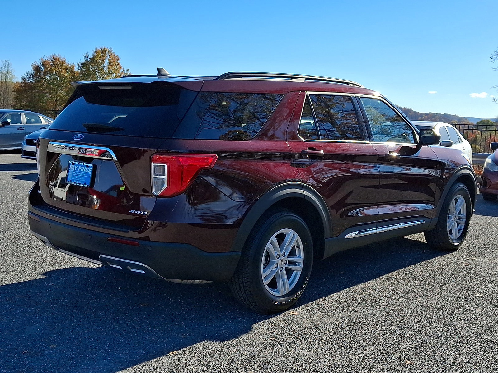 Certified 2022 Ford Explorer XLT w/ Equipment Group 202A image 4