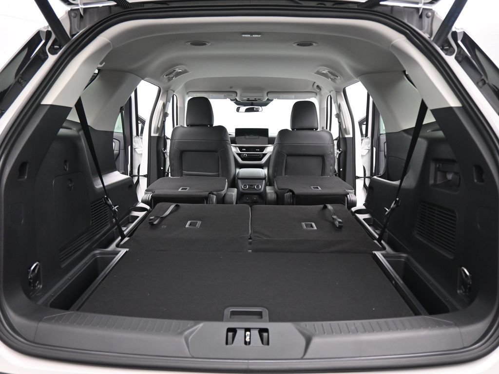 Certified 2025 Ford Explorer Active RWD image 22