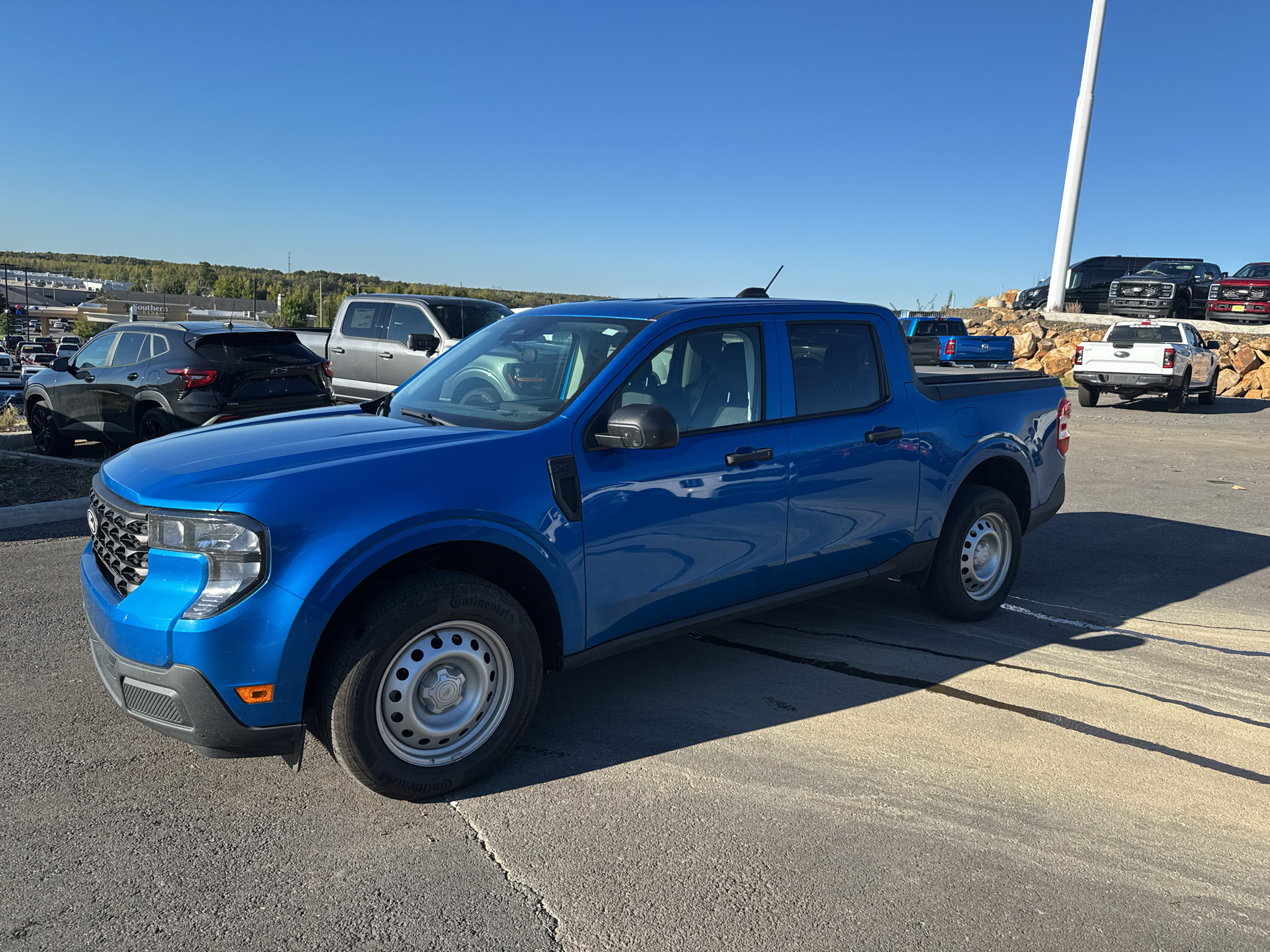 Certified 2025 Ford Maverick XL FWD image 10