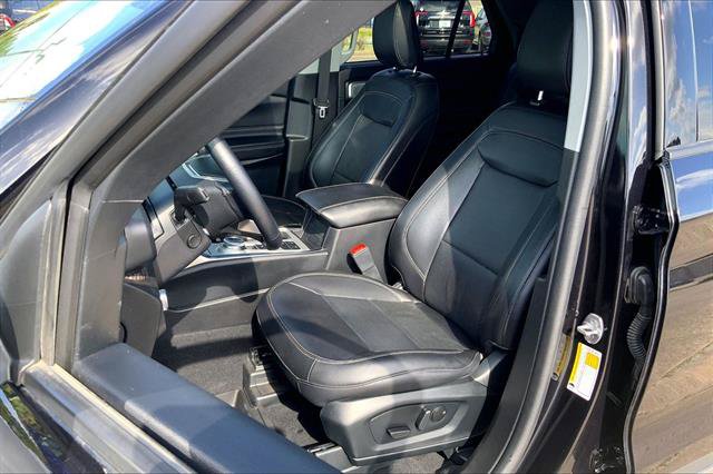 Certified 2023 Ford Explorer Limited w/ Limited Technology Package RWD image 25