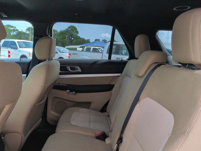 Certified 2017 Ford Explorer XLT FWD image 15