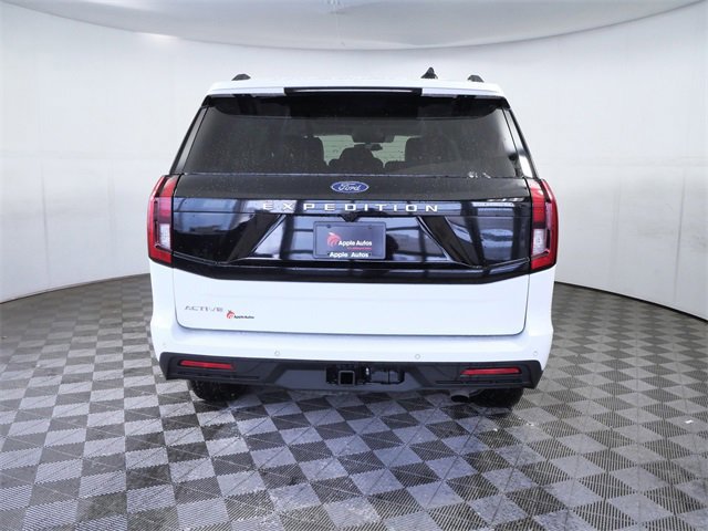 Certified 2025 Ford Expedition Active image 3
