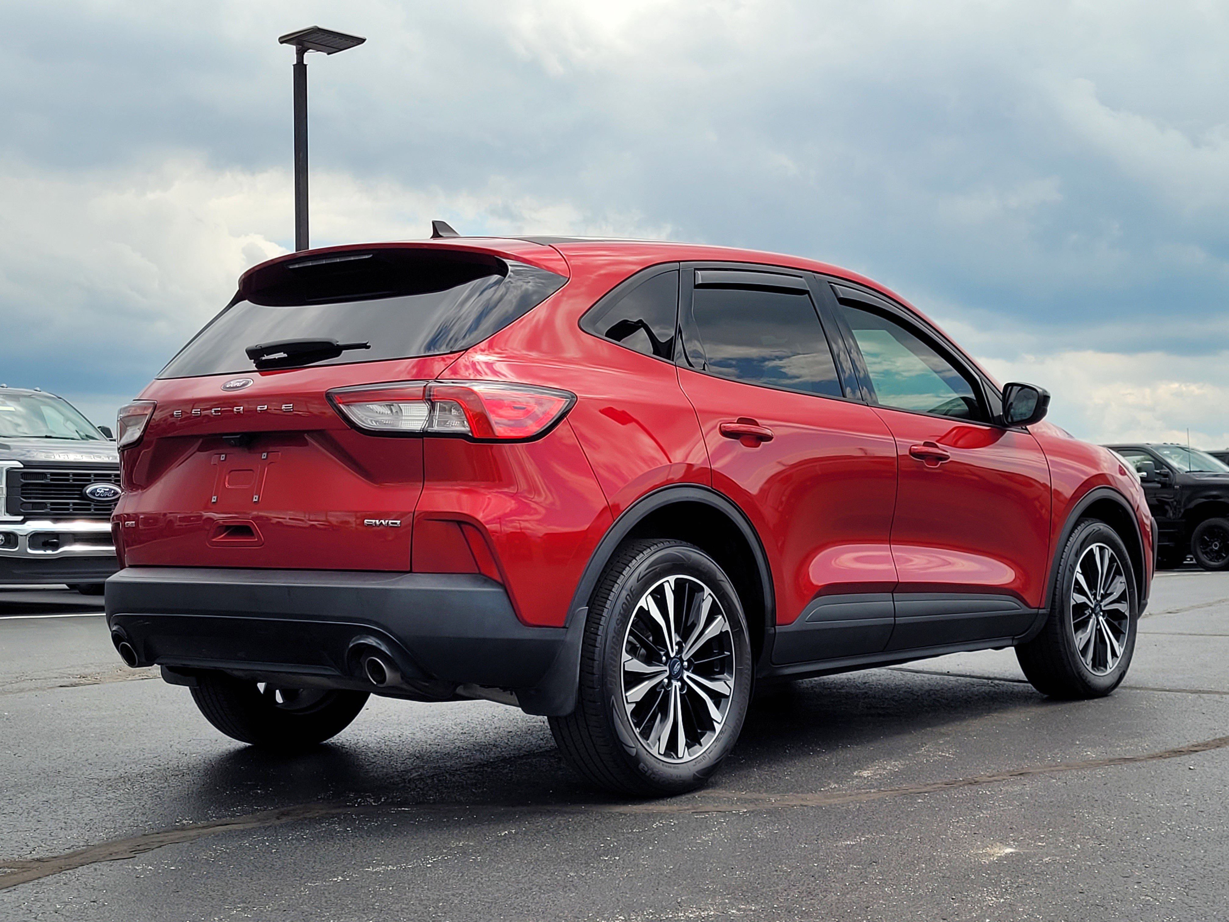 Certified 2022 Ford Escape SE w/ SE Sport Appearance Package AWD/4WD image 4