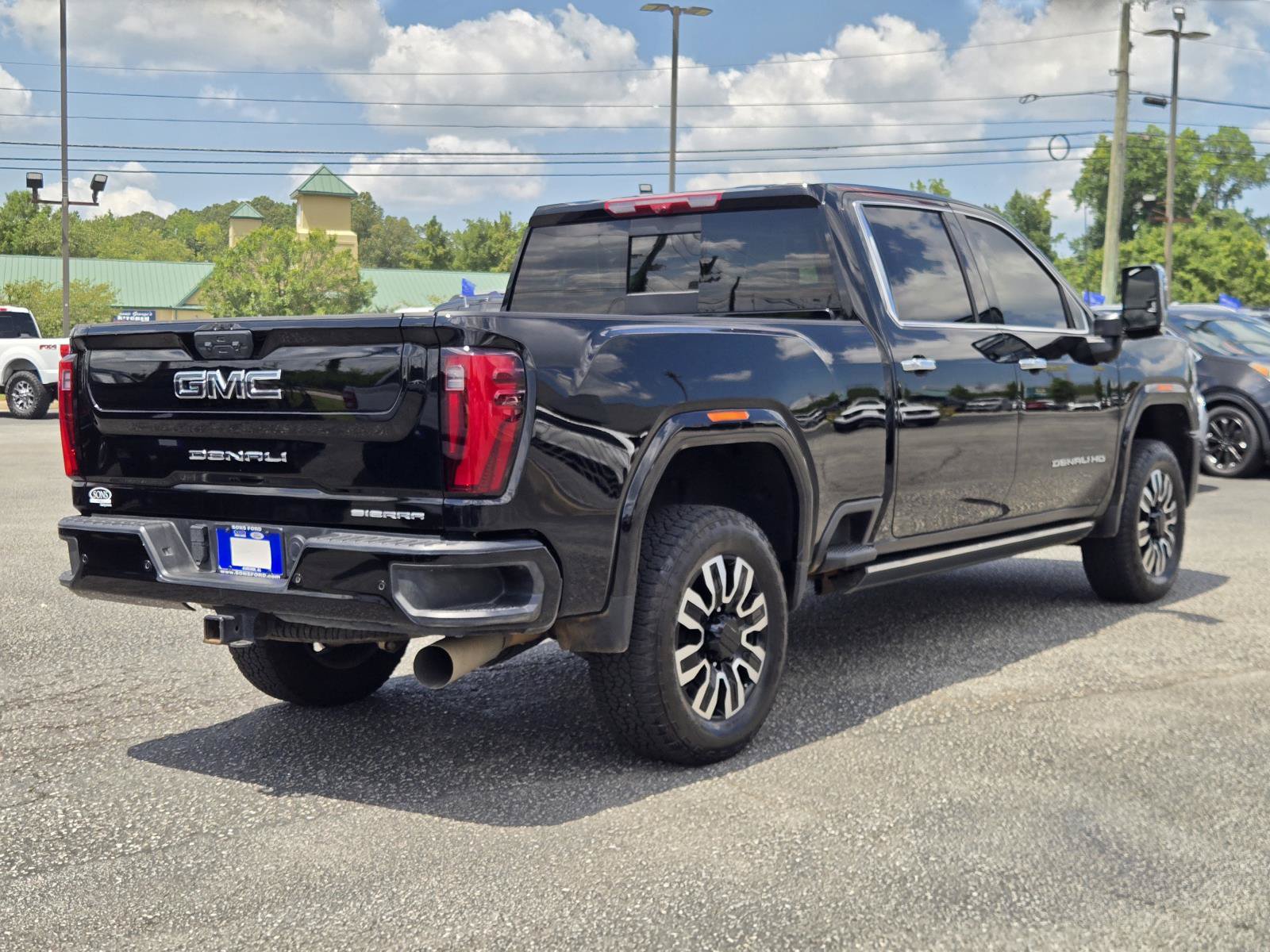 Used 2026 GMC Sierra 2500 Denali Ultimate AWD/4WD image 9