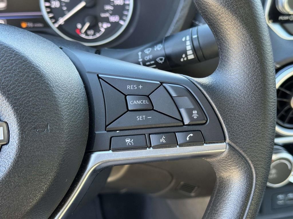 Used 2025 Nissan Sentra SV image 17