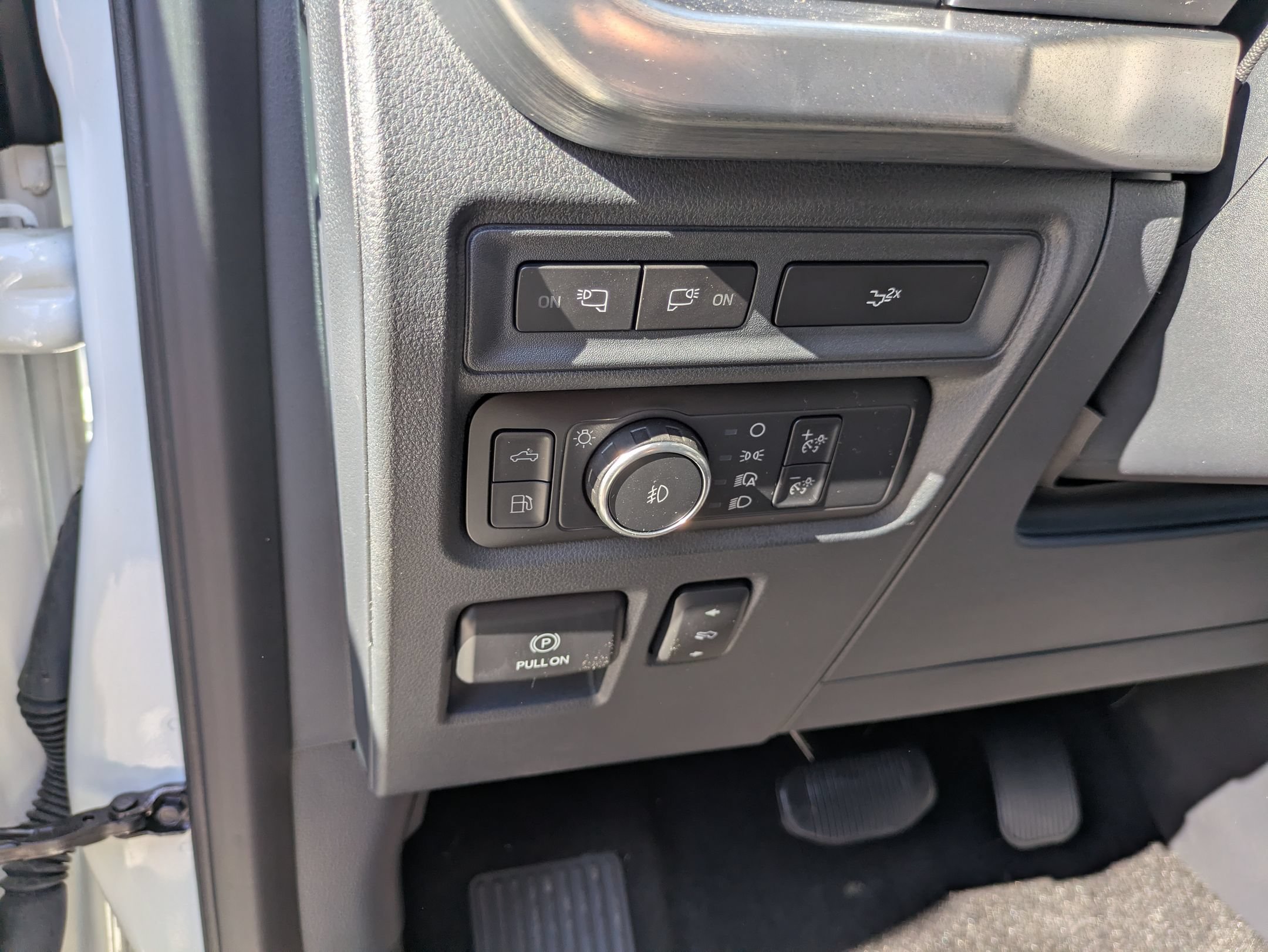 Certified 2022 Ford F150 Lariat w/ Equipment Group 502A High AWD/4WD image 17