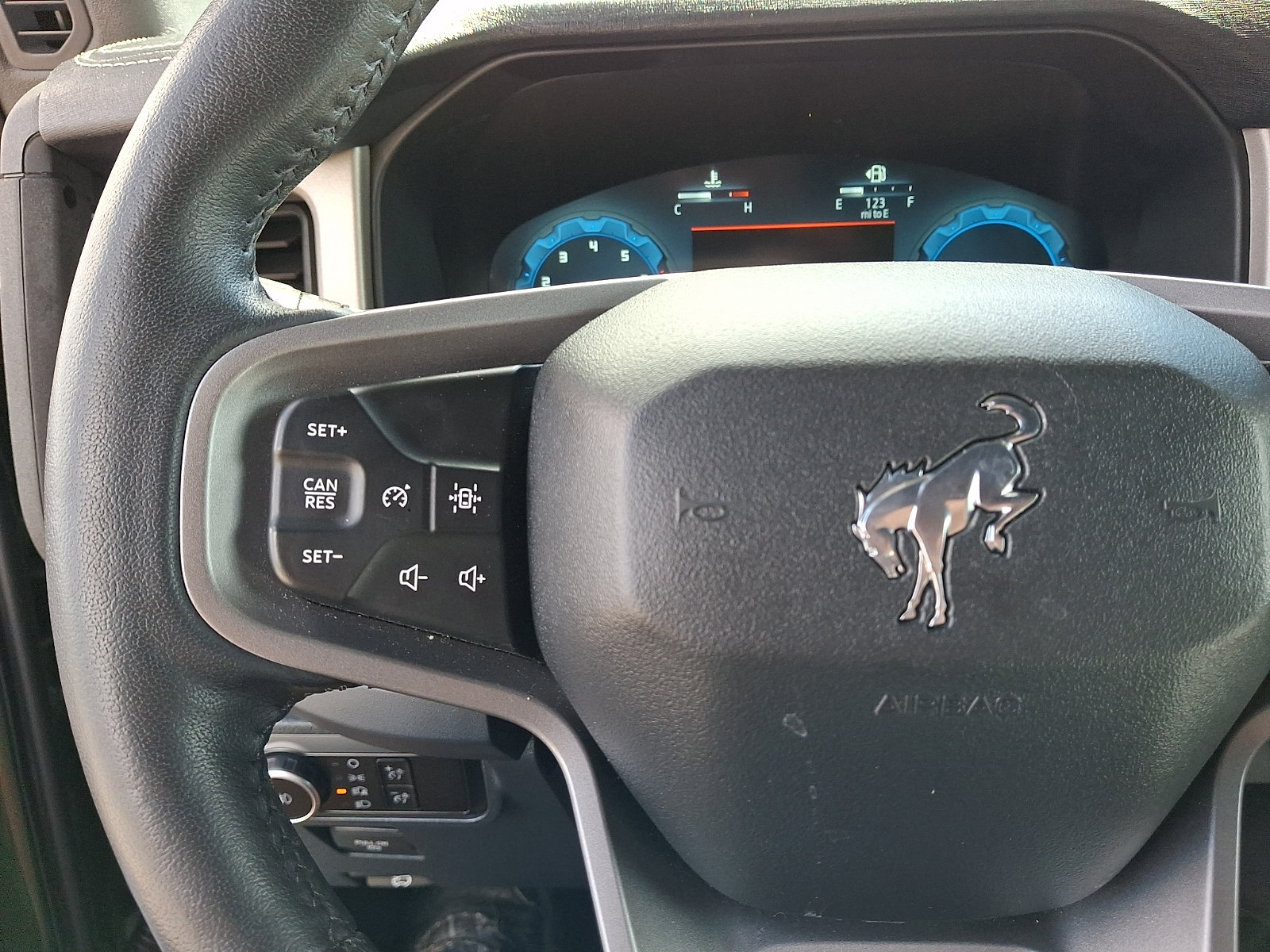 Certified 2025 Ford Bronco Outer Banks AWD/4WD image 22