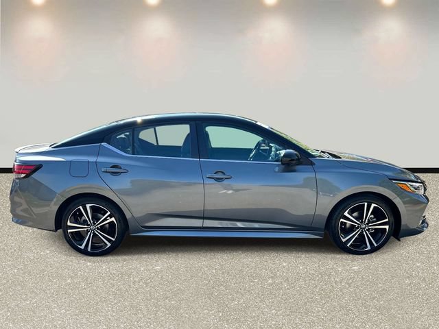 Used 2022 Nissan Sentra SR w/ SR Premium Package FWD image 4
