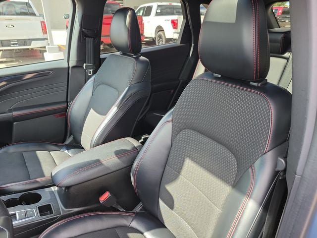 Certified 2023 Ford Escape ST-Line w/ Tech Pack #1 AWD/4WD image 5