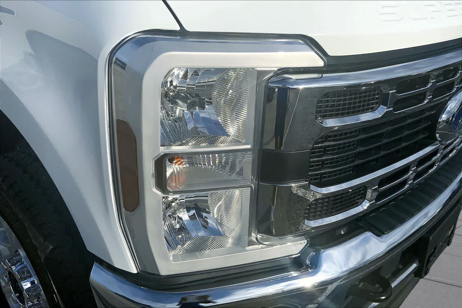 Certified 2025 Ford F250 XLT w/ Snow Plow Prep Package AWD/4WD image 25