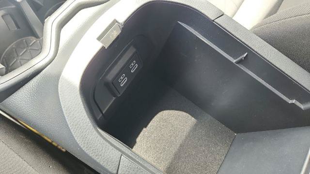 Used 2025 Toyota RAV4 XLE AWD/4WD image 18