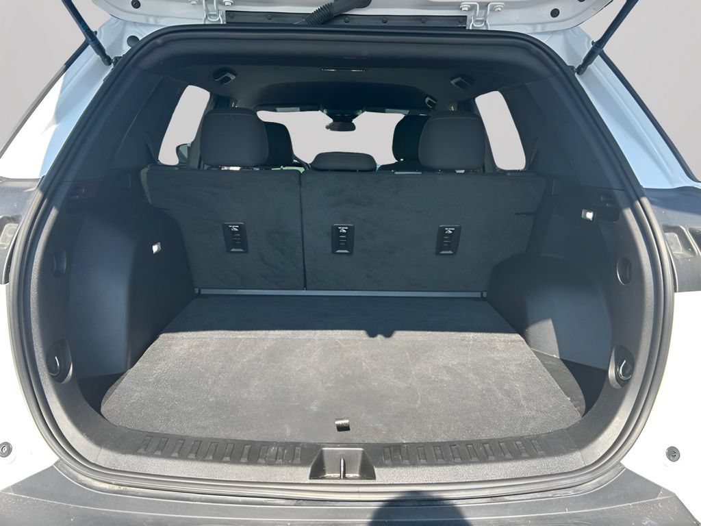 Used 2025 Chevrolet Equinox LT FWD image 23