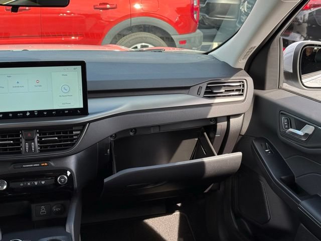 Certified 2026 Ford Escape SE w/ Class II Trailer Tow Package FWD image 35