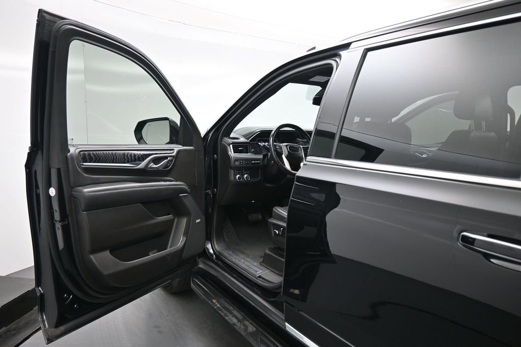Used 2021 GMC Yukon XL Denali AWD/4WD image 9