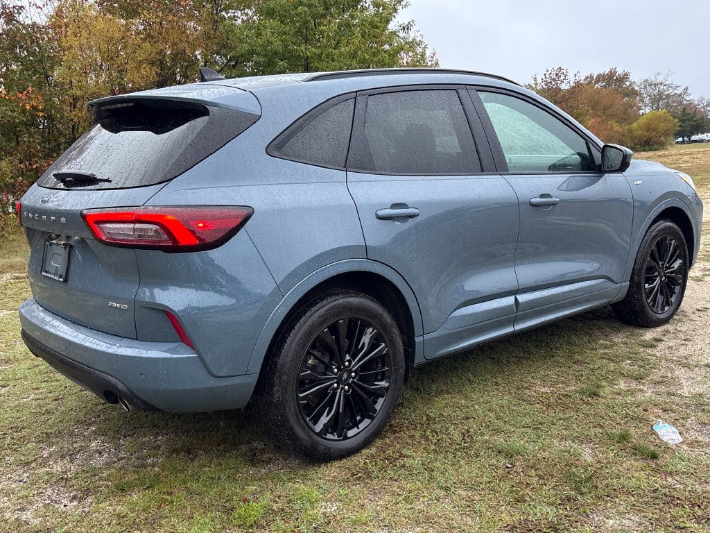 Certified 2023 Ford Escape ST-Line Elite AWD/4WD image 18