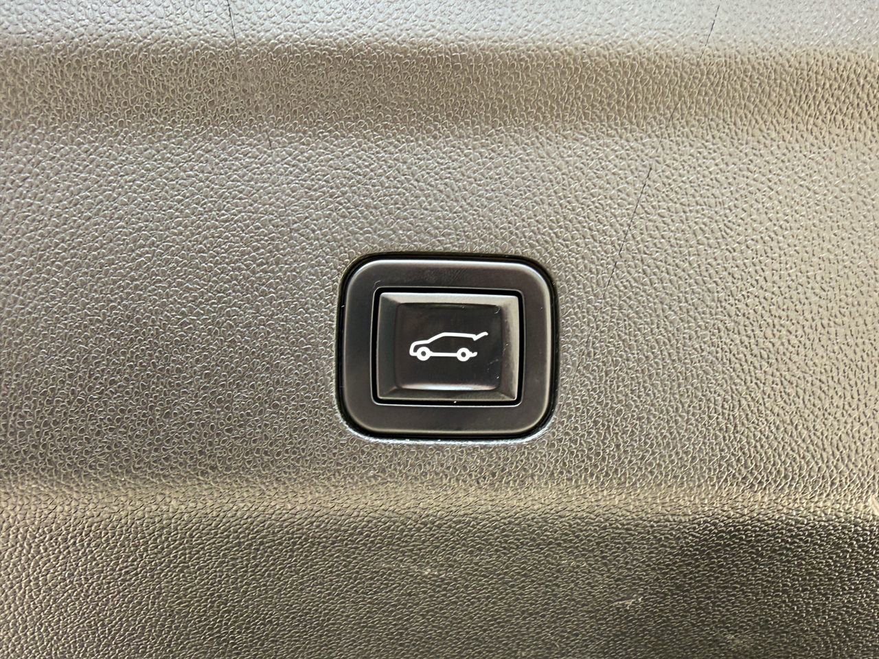 Used 2022 GMC Yukon XL SLT image 31