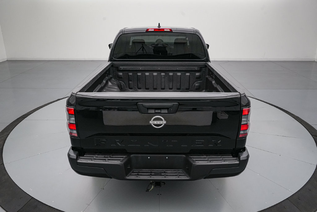 Used 2022 Nissan Frontier S RWD image 5