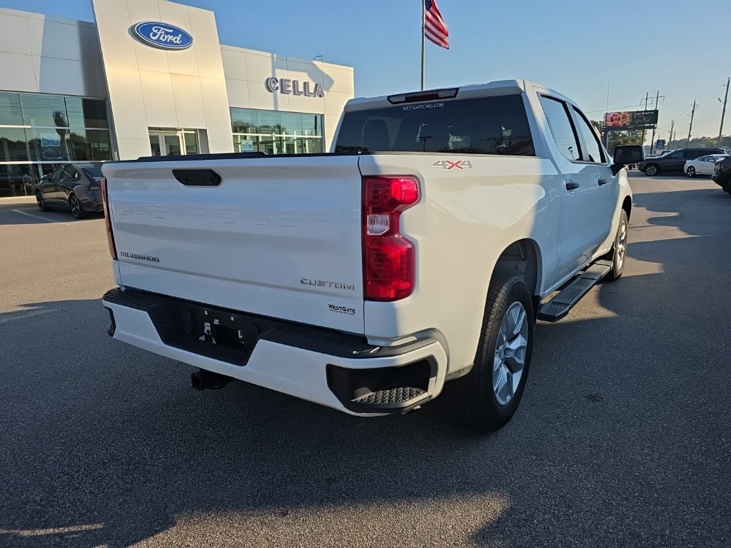 Used 2023 Chevrolet Silverado 1500 Custom AWD/4WD image 4