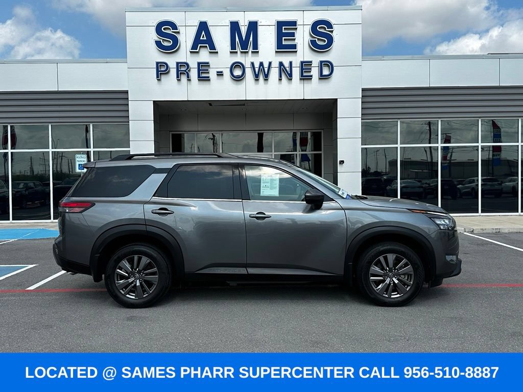 Used 2024 Nissan Pathfinder SV FWD image 2