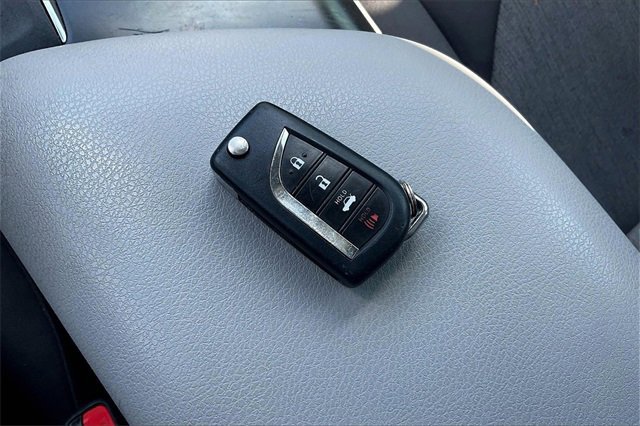 Used 2019 Toyota Camry LE image 13