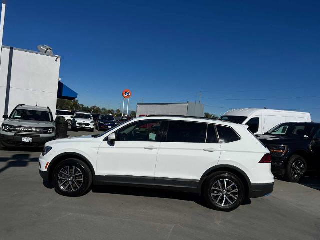 Used 2020 Volkswagen Tiguan SE w/ Panoramic Sunroof Package image 2