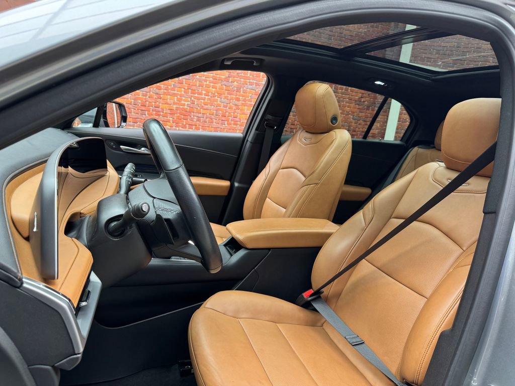Used 2024 Cadillac XT4 Sport FWD image 24