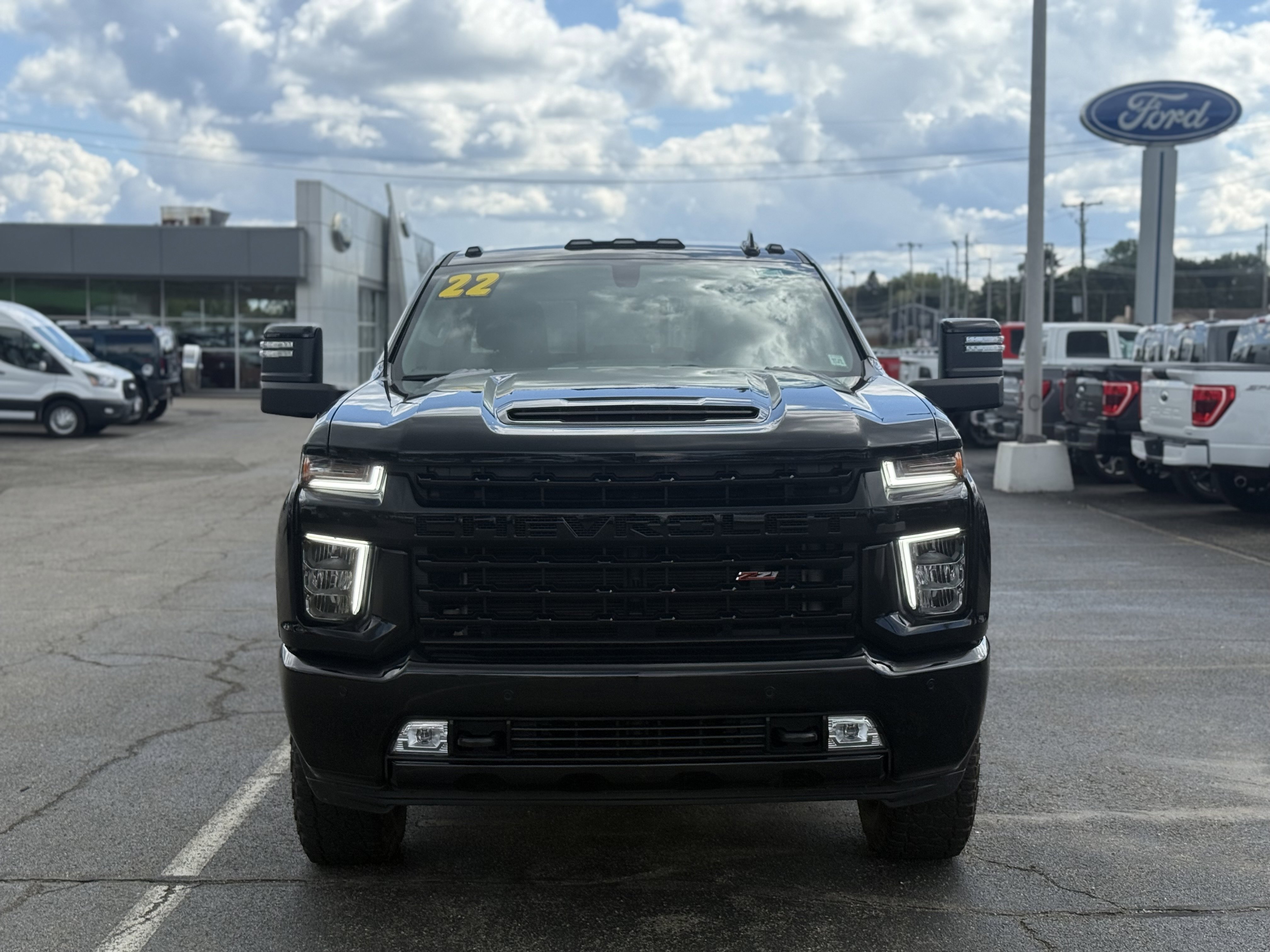 Used 2023 Chevrolet Silverado 2500 LTZ w/ LTZ Plus Package image 7