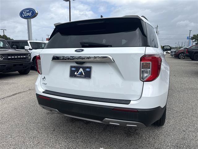 Certified 2021 Ford Explorer XLT w/ Equipment Group 202A RWD image 15