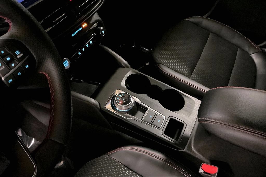 Certified 2025 Ford Escape ST-Line Elite AWD/4WD image 16