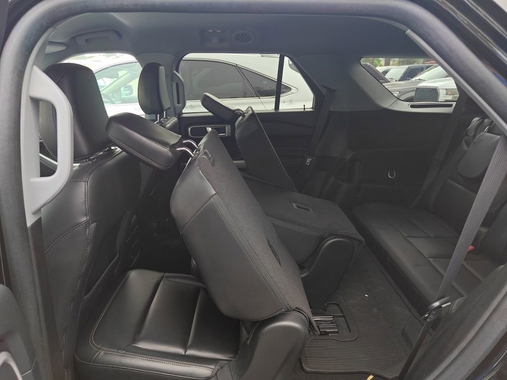 Certified 2023 Ford Explorer XLT w/ Equipment Group 202A RWD image 14