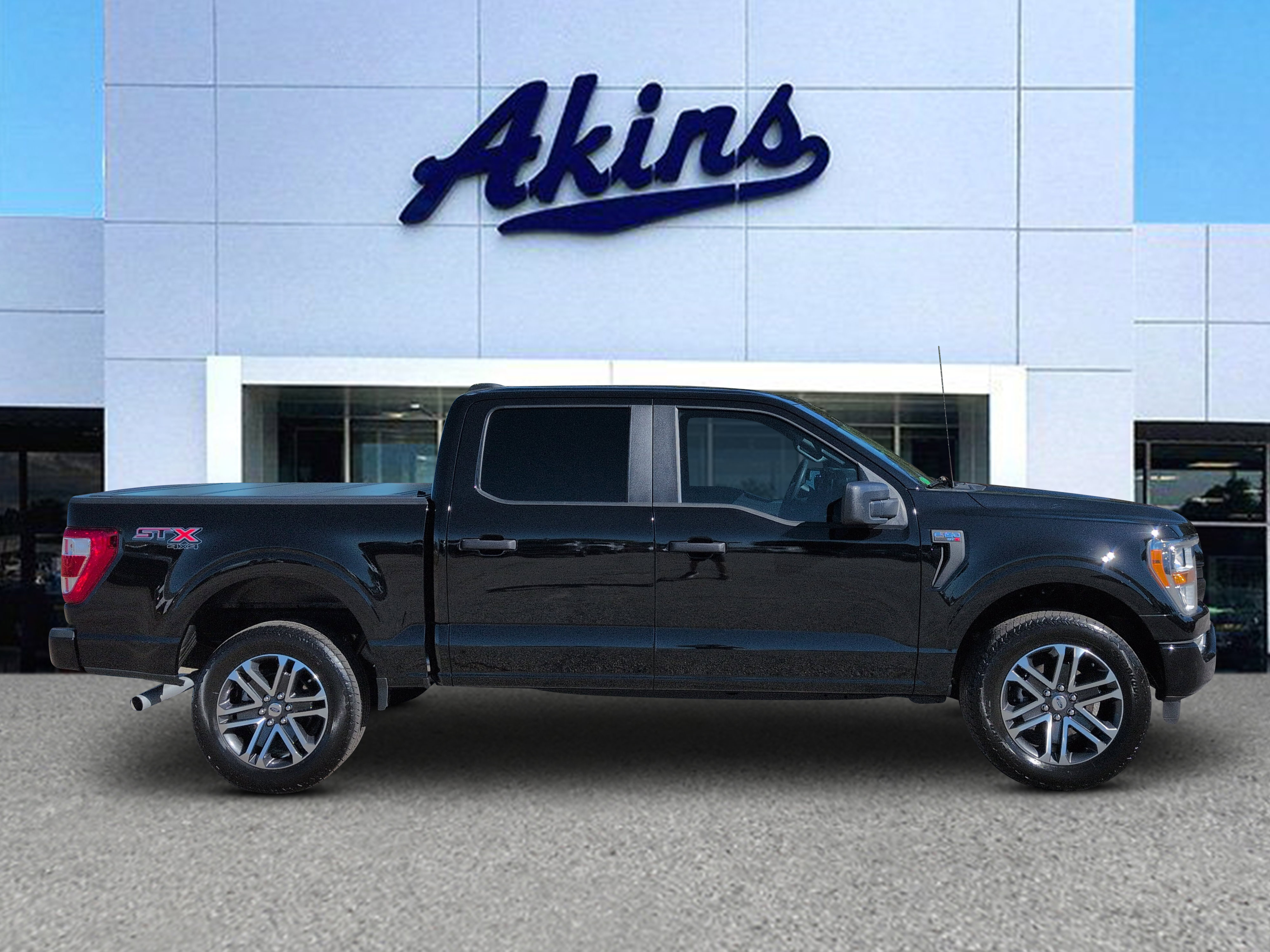 Certified 2022 Ford F150 XL w/ STX Appearance Package AWD/4WD image 1