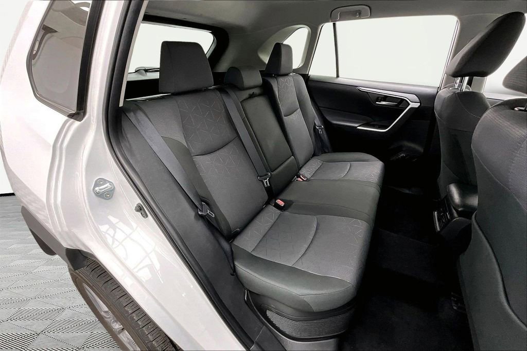 Used 2025 Toyota RAV4 XLE AWD/4WD image 27