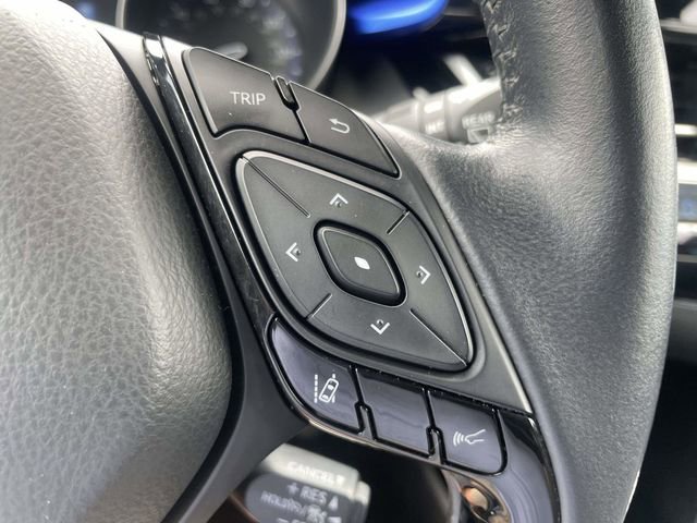 Used 2022 Toyota C-HR XLE FWD image 21
