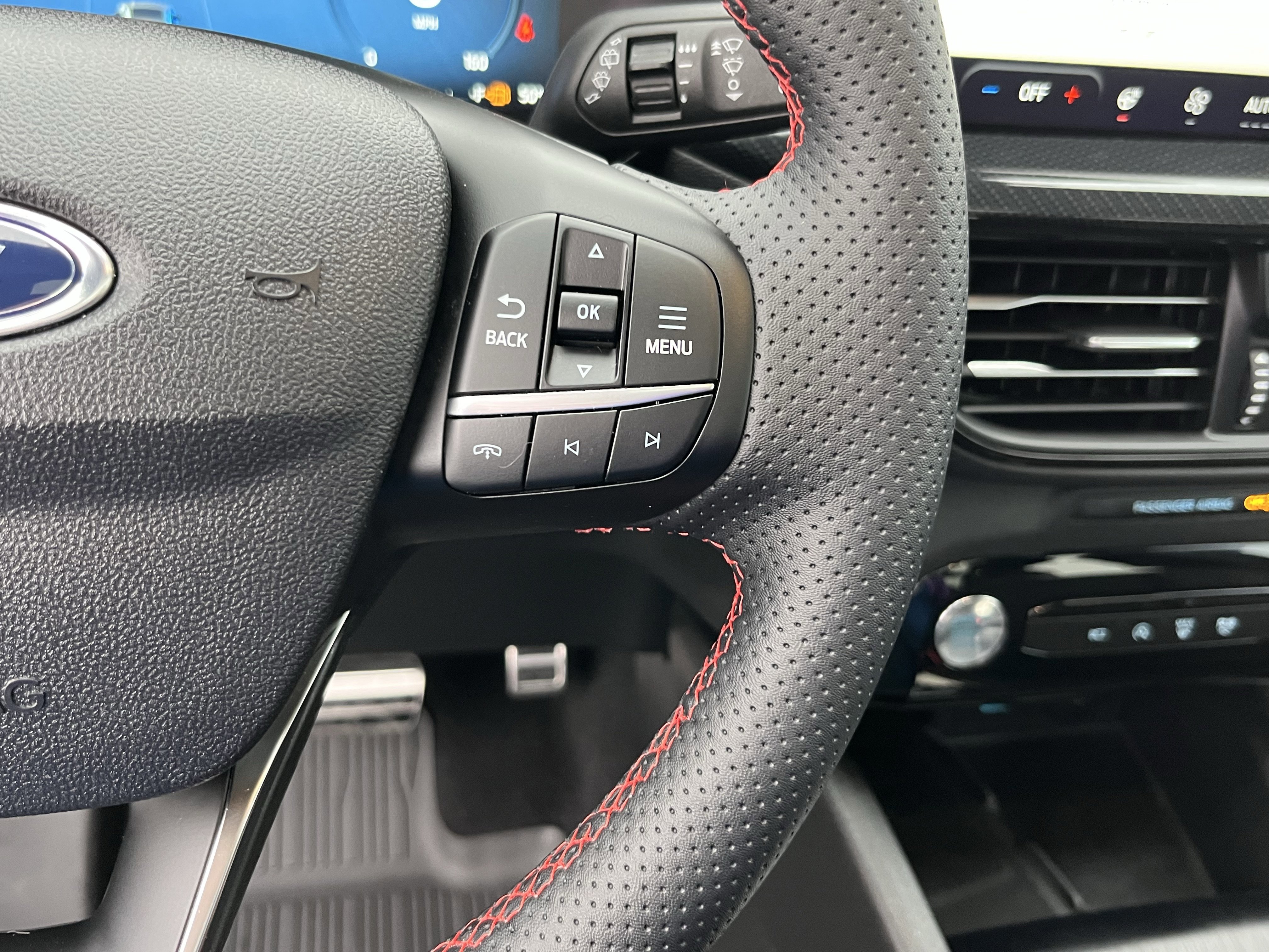 Certified 2023 Ford Escape ST-Line Select w/ Tech Pack #2 image 19