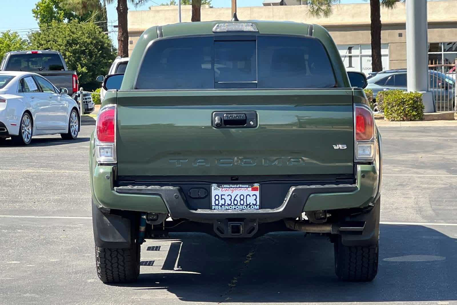 Used 2021 Toyota Tacoma TRD Sport w/ Technology Package RWD image 4