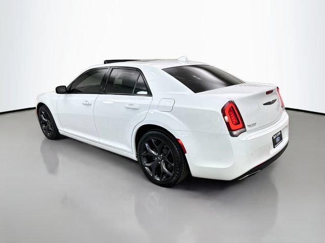 Used 2023 Chrysler 300 S RWD image 5