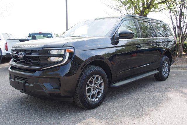 Certified 2025 Ford Expedition Max Active RWD image 3