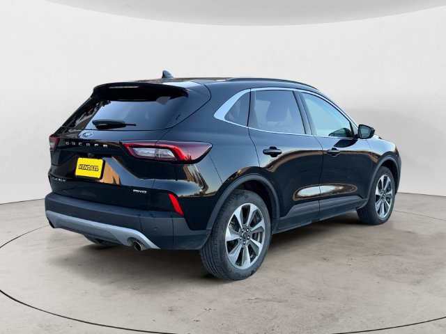 Certified 2025 Ford Escape Platinum AWD/4WD image 5