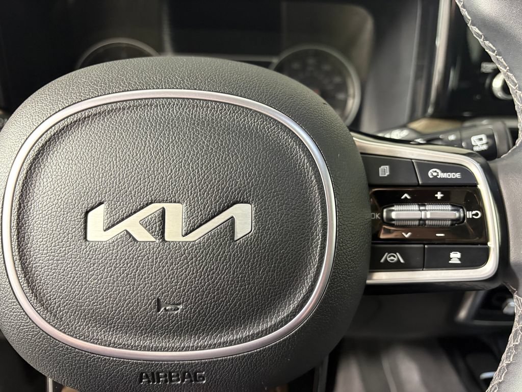 Used 2023 Kia Sorento EX w/ Panoramic Sunroof Package FWD image 22