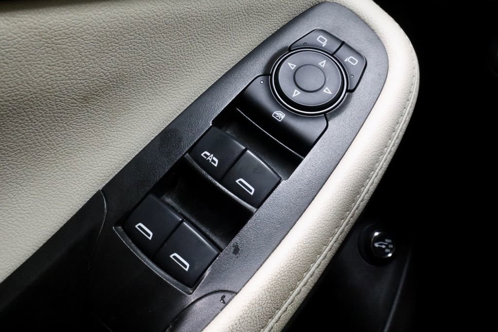 Used 2023 Buick Encore GX Essence w/ Experience Buick Package image 28