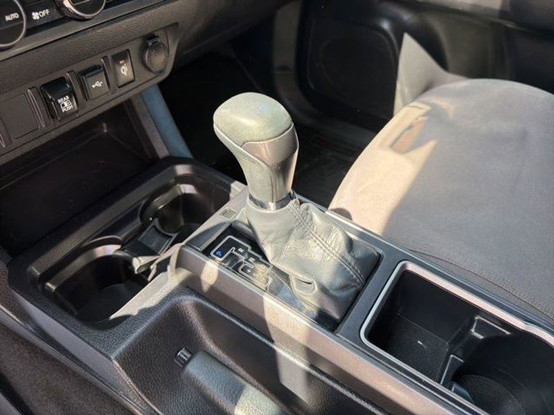 Used 2021 Toyota Tacoma TRD Off-Road AWD/4WD image 9