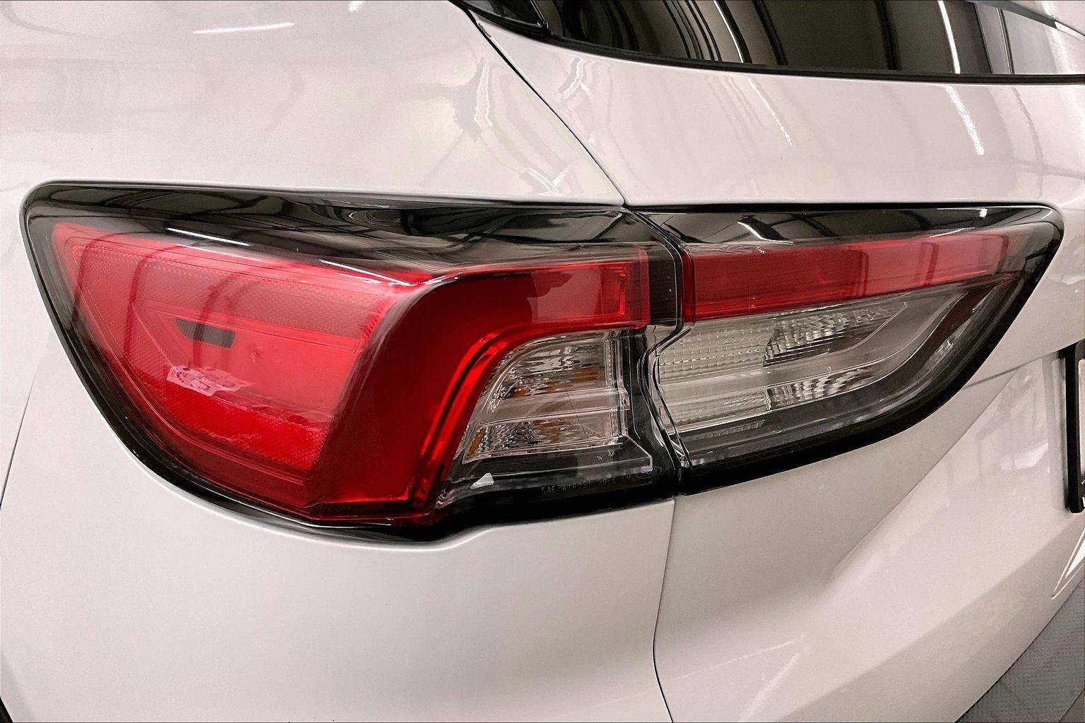 Certified 2021 Ford Escape SE image 28